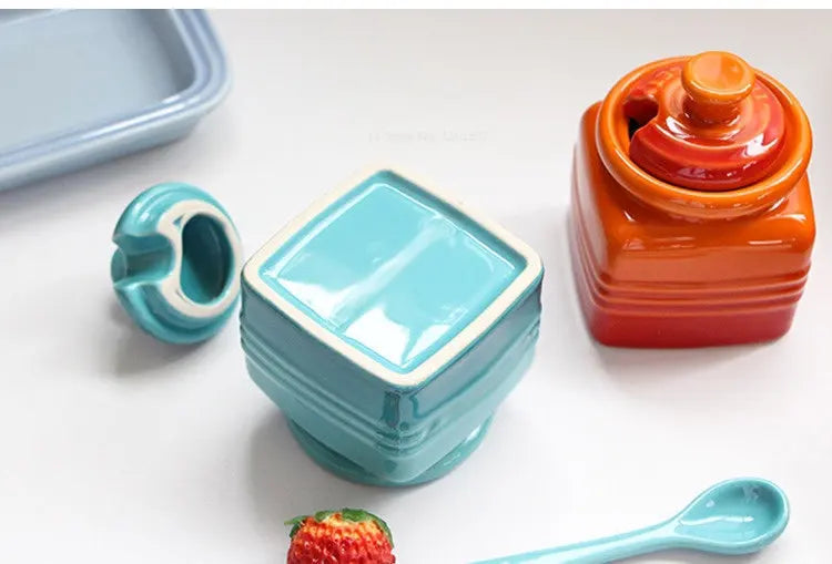 European Style Kitchen Spice Organizer Creative Ceramic Spice Jar with Spoon Gift Box Set Jam Storage Jar with Lid Spice Rack