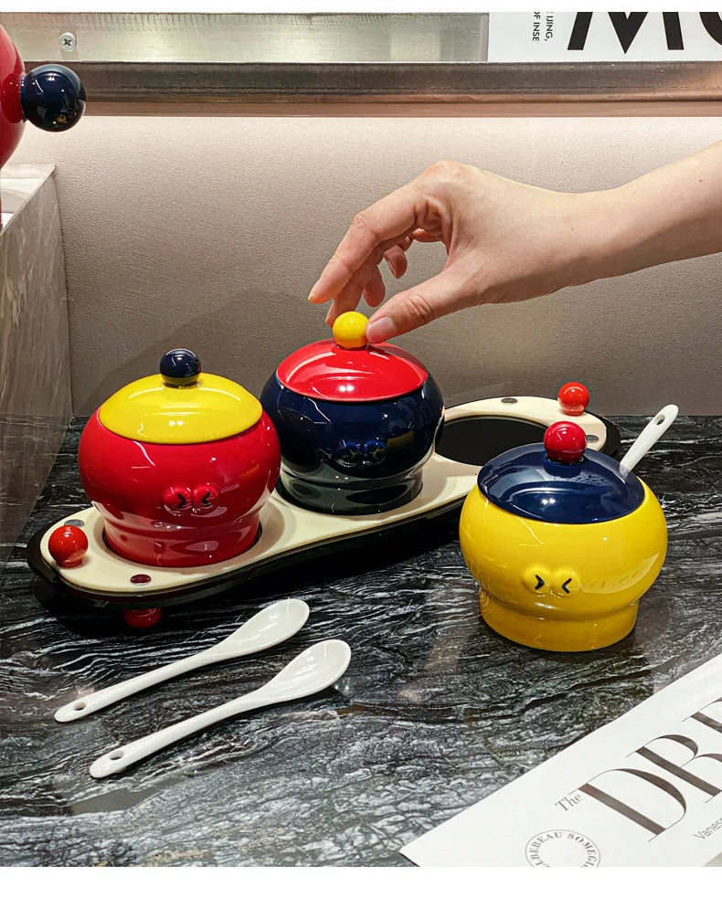 Ceramic household cute condiment box Condiment jar Salt jar condiment jar with covered kitchen storage utensils