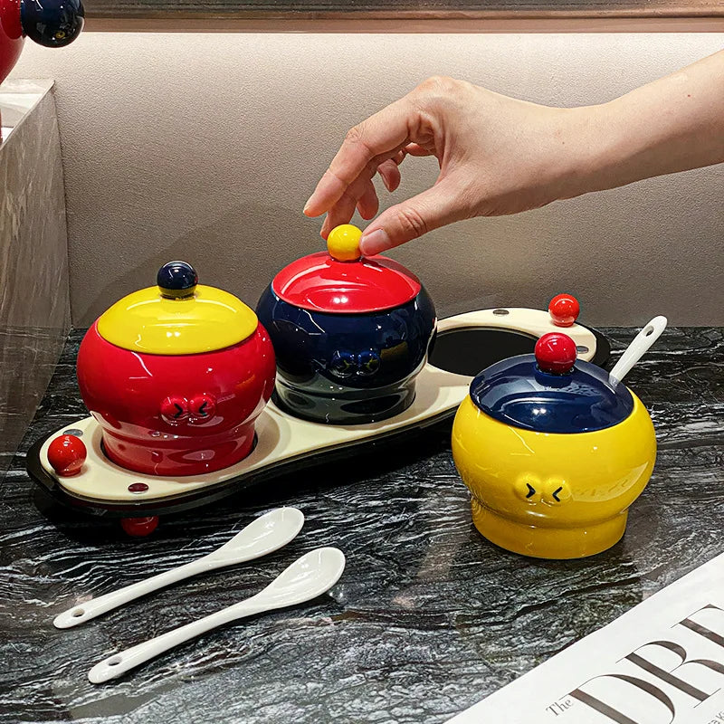 Ceramic household cute condiment box Condiment jar Salt jar condiment jar with covered kitchen storage utensils