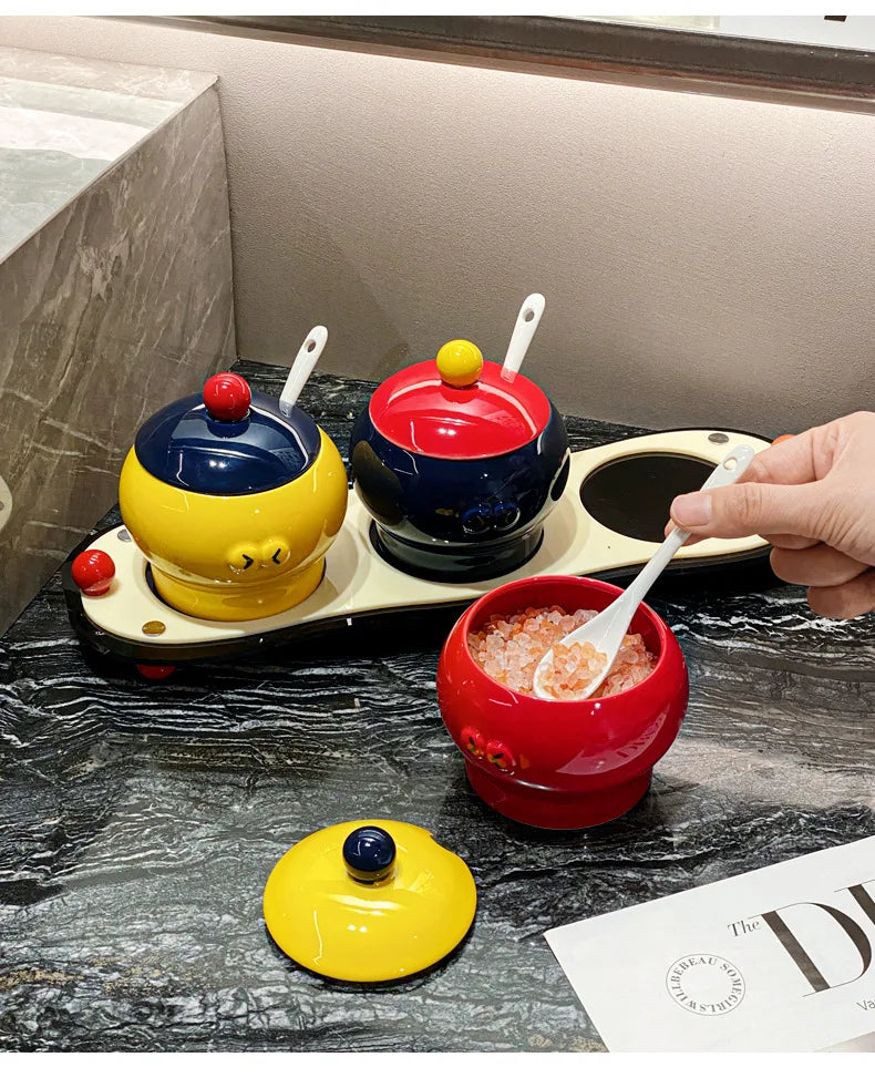 Ceramic household cute condiment box Condiment jar Salt jar condiment jar with covered kitchen storage utensils