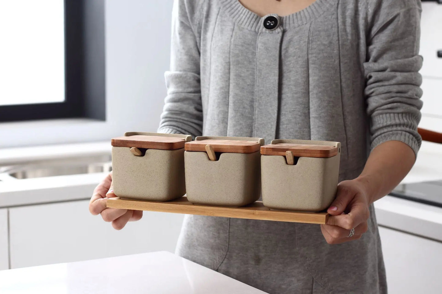 Ceramic Seasoning Jars with Wooden Lid Salt Shakers Kitchen Supplies White Spice Organizer Canister Spoon Set White Sugar Box