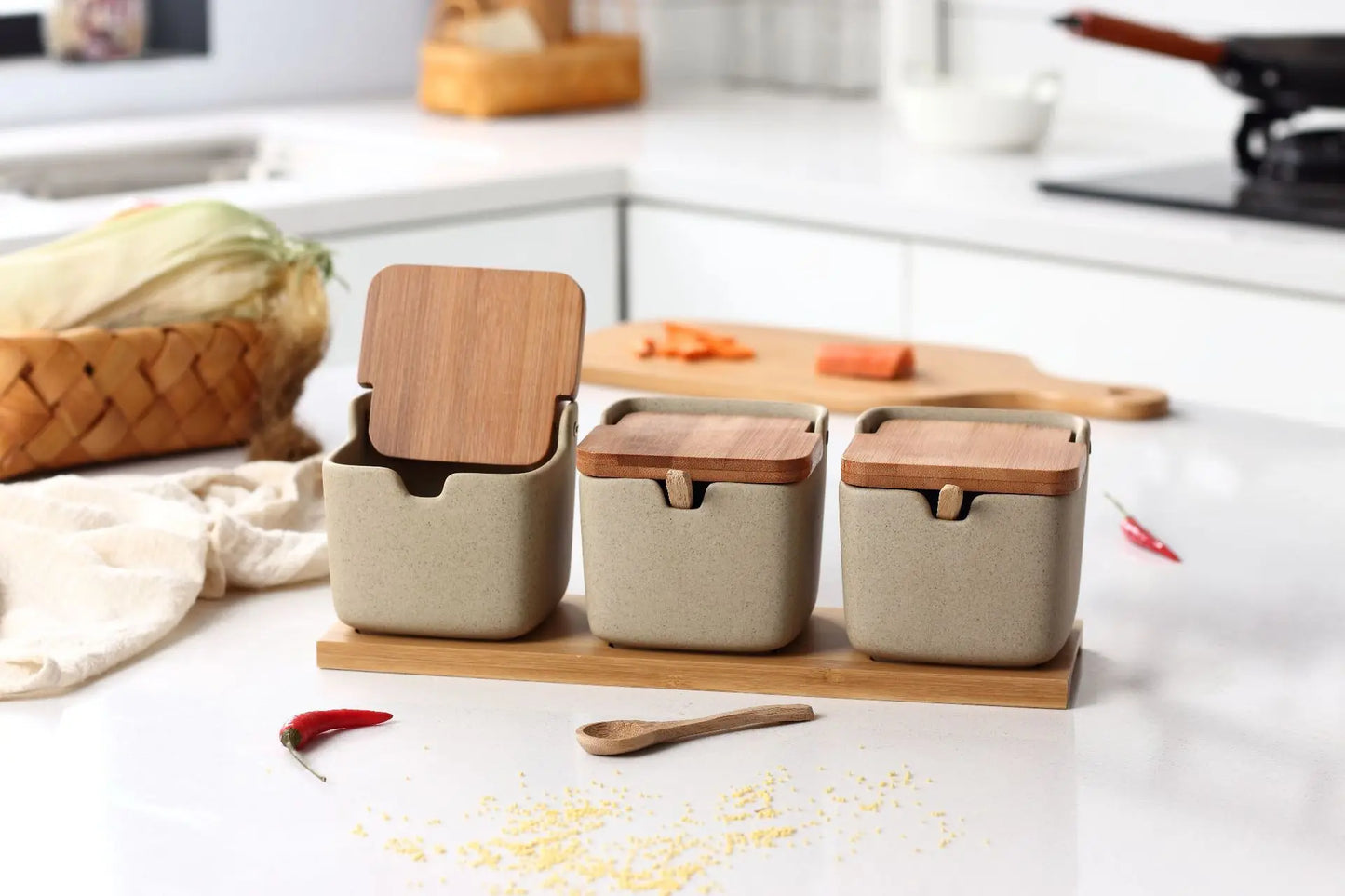 Ceramic Seasoning Jars with Wooden Lid Salt Shakers Kitchen Supplies White Spice Organizer Canister Spoon Set White Sugar Box
