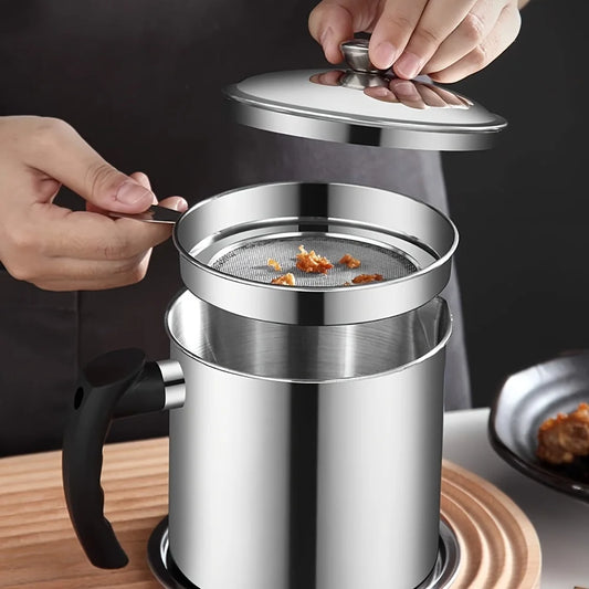 Kitchen Container With Strainer For Easy Storage Of Cooking Oil And Grease,Convenient Handle For Safe Handling And Pouring